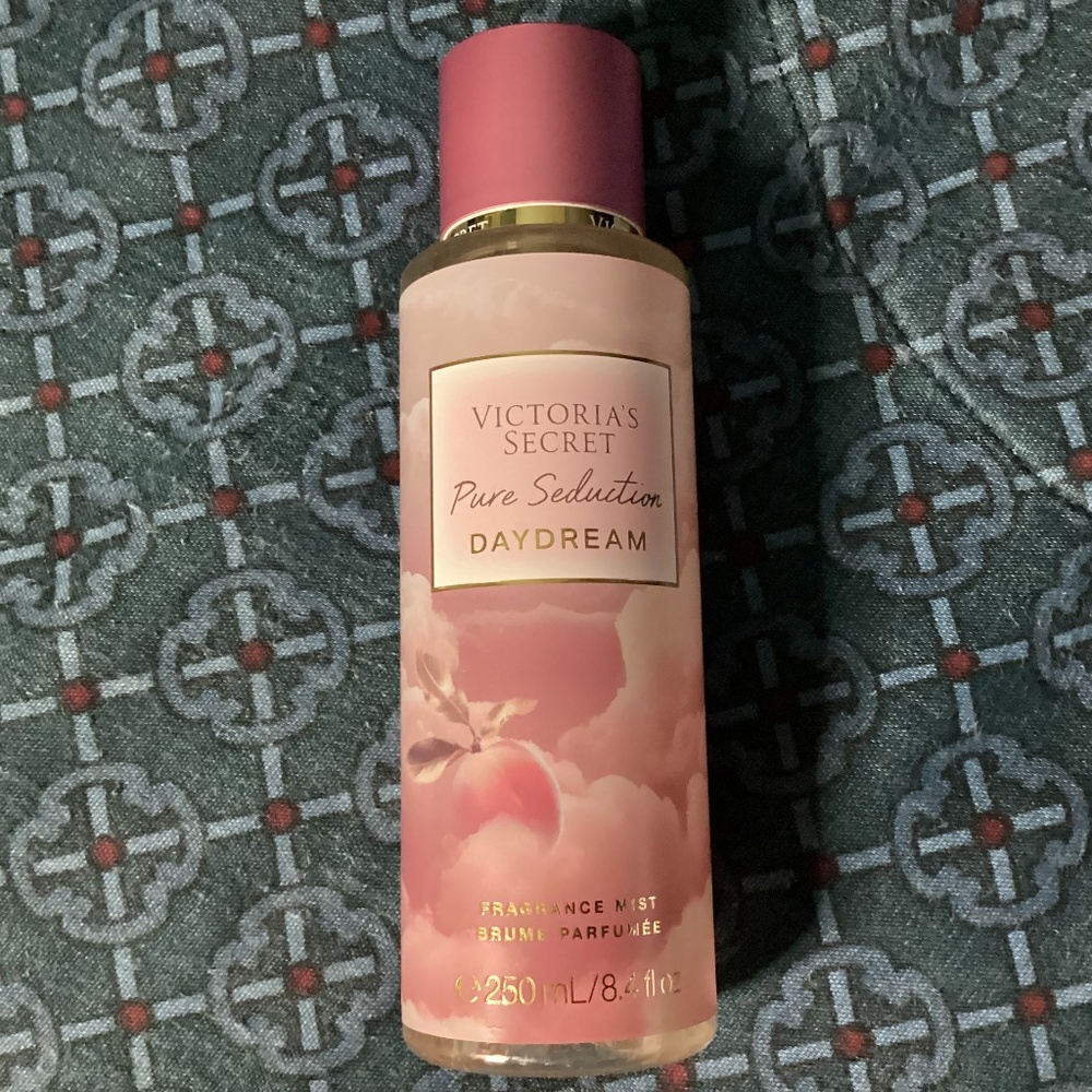 Victoria’s Secret Pure Seduction Daydream Mist Spray 250 ml/8.4 fl oz NEW